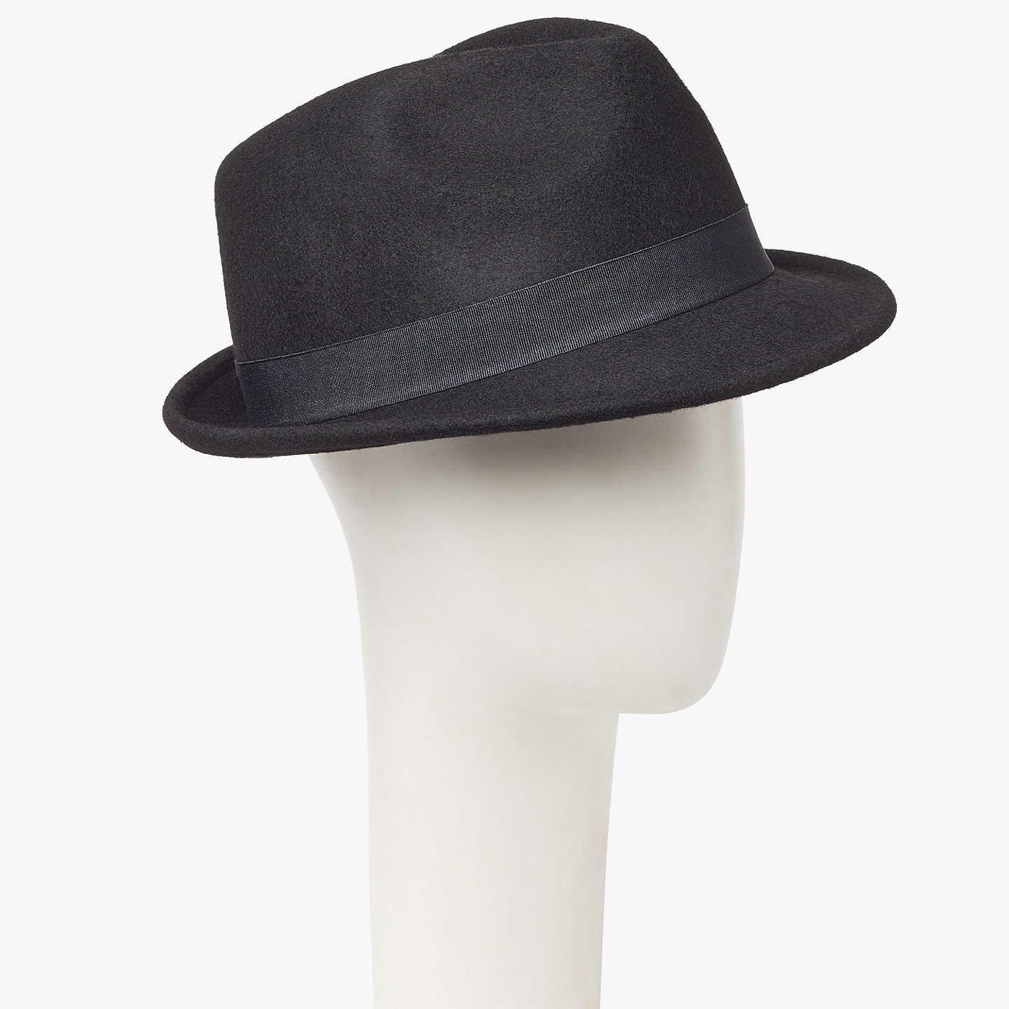 black trilby hat