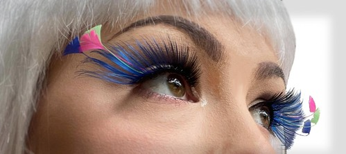 black blue feather tipped eyelashes